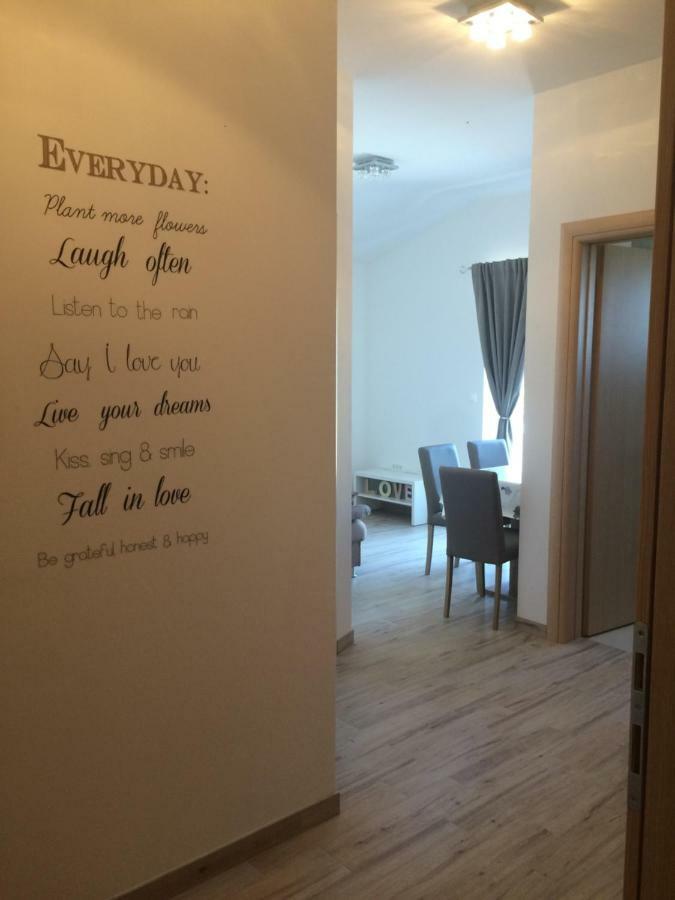 Apartments Sofija Vrsi Eksteriør bilde