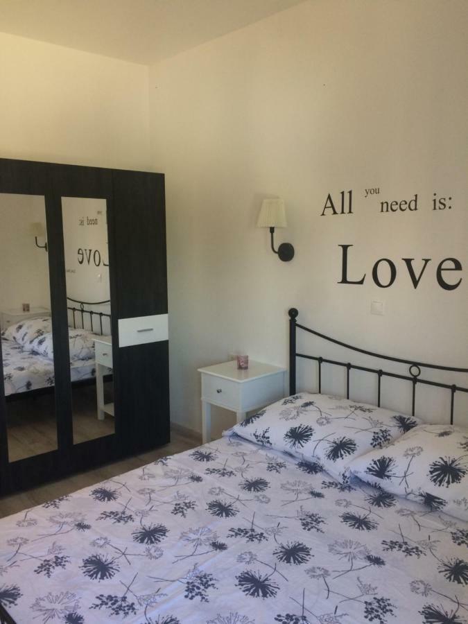 Apartments Sofija Vrsi Eksteriør bilde